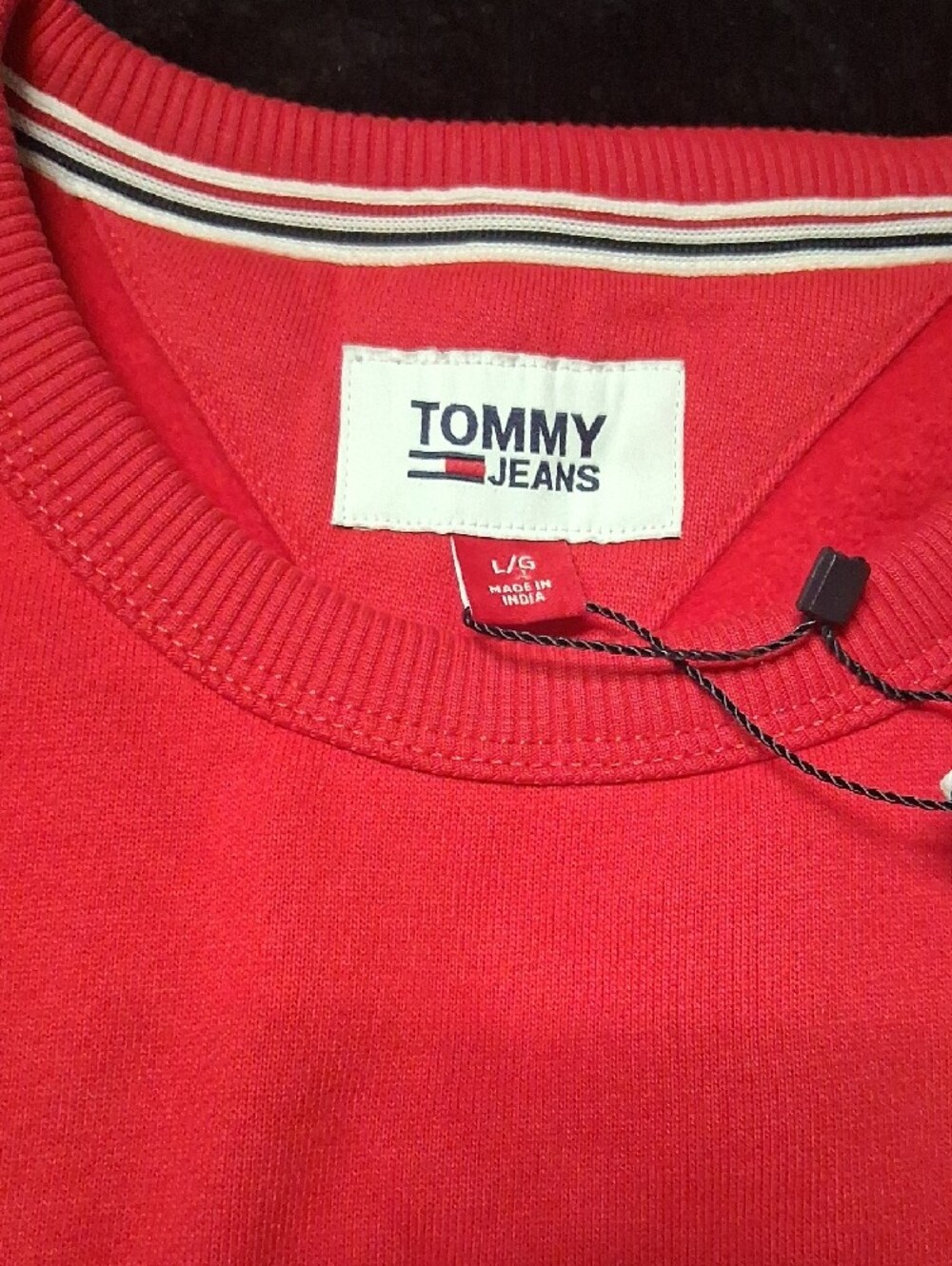 Tommy Hilfiger Red Logo Crewneck Sweatshirt - Picture 3 of 3